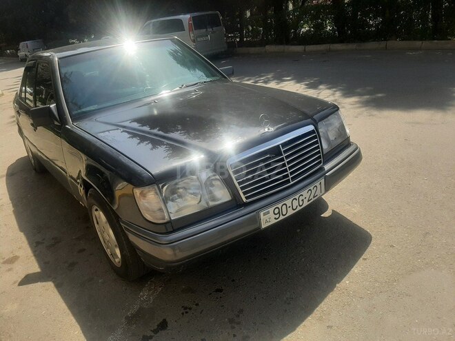 Mercedes E 220 1994, 370,000 km - 2.2 l - Mingəçevir