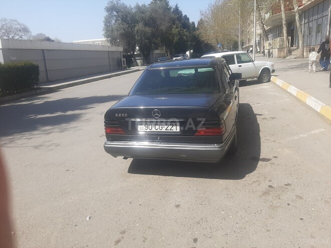 Mercedes E 220 1994, 370,000 km - 2.2 l - Mingəçevir