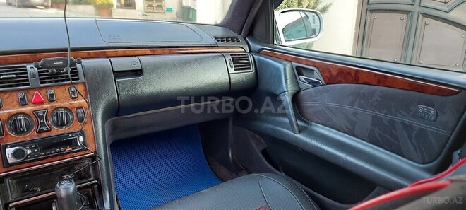 Mercedes E 290 1998, 321,456 km - 2.9 l - Bakı