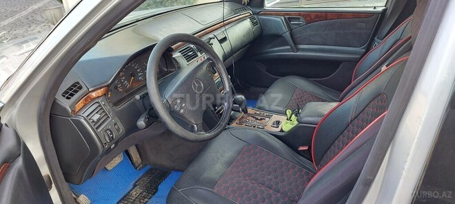 Mercedes E 290 1998, 321,456 km - 2.9 l - Bakı