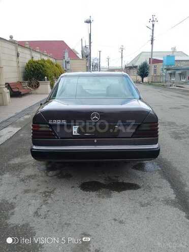 Mercedes E 200 1992, 418,500 km - 2.0 l - Bakı