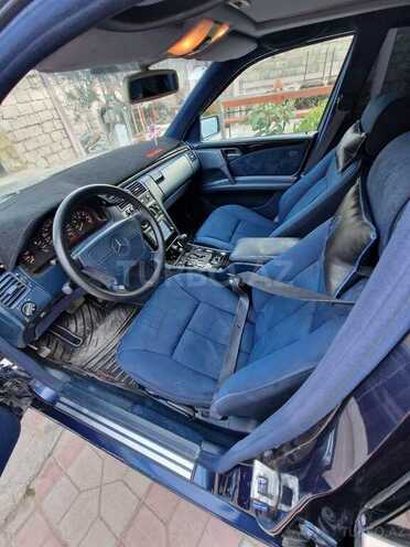 Mercedes E 240 1998, 378,000 km - 2.4 l - Sumqayıt