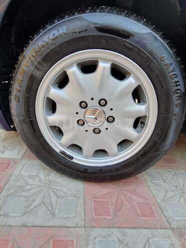 Mercedes E 240 1998, 378,000 km - 2.4 l - Sumqayıt