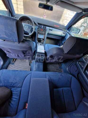 Mercedes E 240 1998, 378,000 km - 2.4 l - Sumqayıt