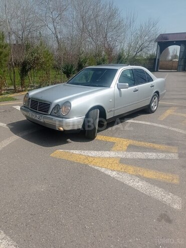 Mercedes E 320 1996, 360,000 km - 3.2 l - Saatlı