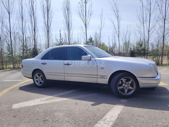 Mercedes E 320 1996, 360,000 km - 3.2 l - Saatlı