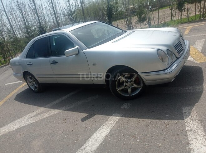 Mercedes E 320 1996, 360,000 km - 3.2 l - Saatlı