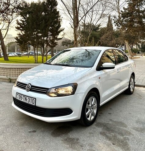 Volkswagen Polo 2015, 147,000 km - 1.6 л - Bakı
