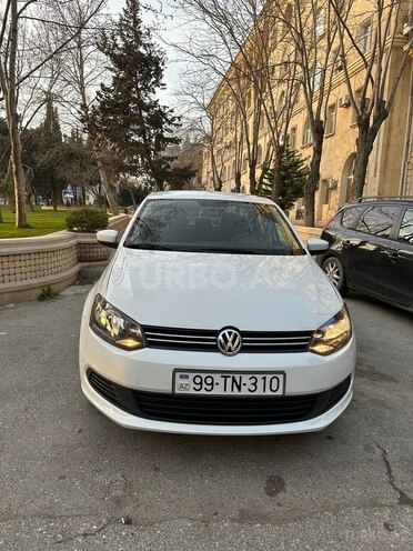 Volkswagen Polo 2015, 147,000 km - 1.6 л - Bakı