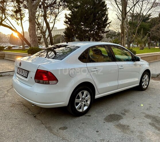 Volkswagen Polo 2015, 147,000 km - 1.6 л - Bakı
