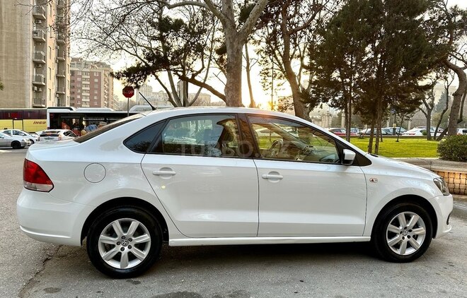 Volkswagen Polo 2015, 147,000 km - 1.6 л - Bakı