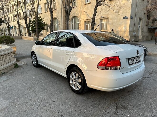 Volkswagen Polo 2015, 147,000 km - 1.6 л - Bakı