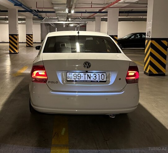 Volkswagen Polo 2015, 147,000 km - 1.6 л - Bakı