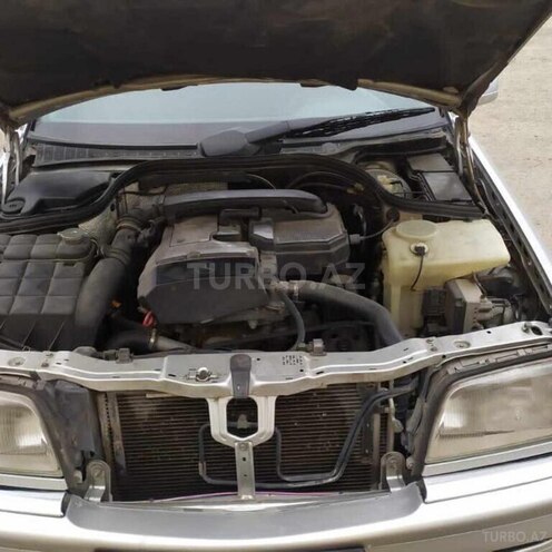 Mercedes C 200 1996, 421,852 km - 2.0 л - Balakən