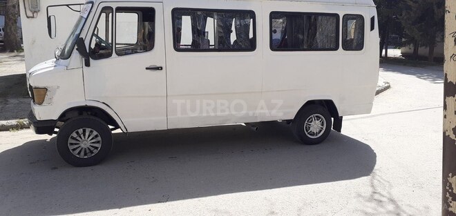 Mercedes 208 D 1990, 450,000 km - 2.3 l - Mingəçevir