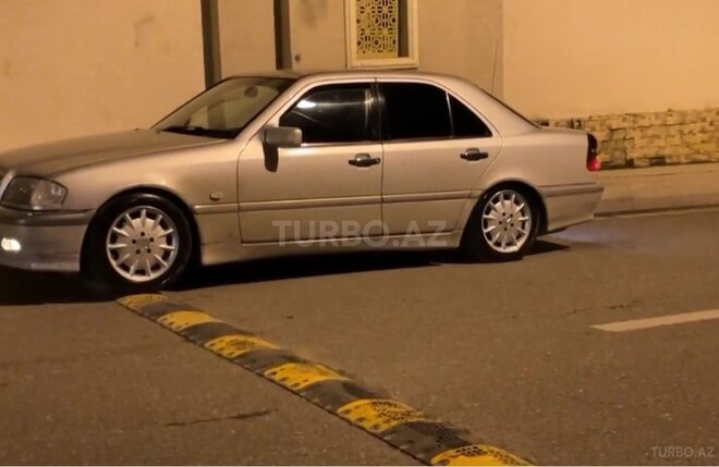 Mercedes C 220 1998, 469,000 km - 2.2 l - Biləsuvar