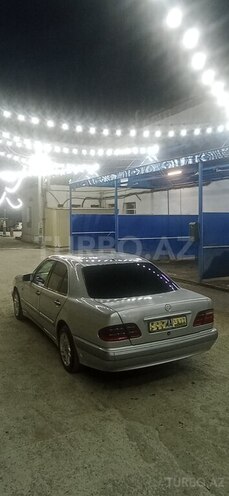 Mercedes E 220 1999, 123,458 km - 2.2 l - İmişli
