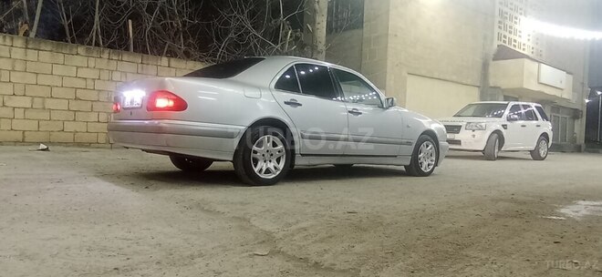 Mercedes E 220 1999, 123,458 km - 2.2 l - İmişli