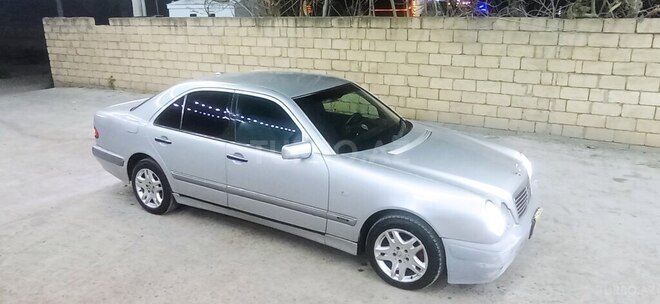 Mercedes E 220 1999, 123,458 km - 2.2 l - İmişli