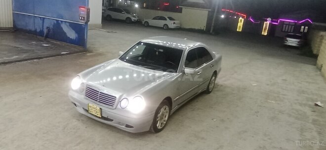 Mercedes E 220 1999, 123,458 km - 2.2 l - İmişli