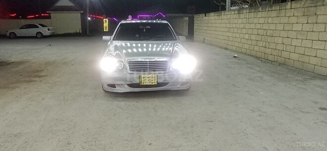 Mercedes E 220 1999, 123,458 km - 2.2 l - İmişli