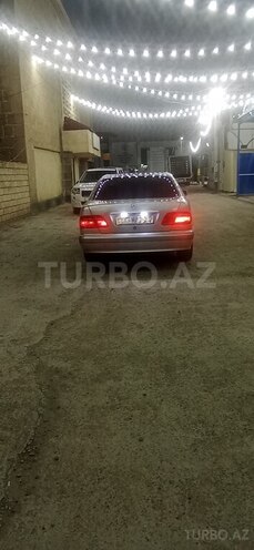 Mercedes E 220 1999, 123,458 km - 2.2 l - İmişli