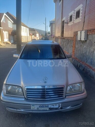 Mercedes C 230 1999, 397,000 km - 2.3 l - Qax