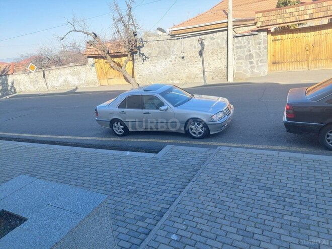 Mercedes C 230 1999, 397,000 km - 2.3 l - Qax