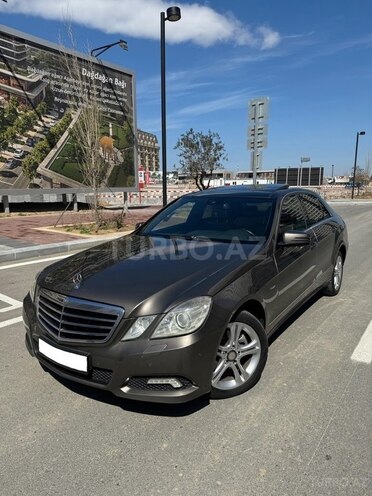 Mercedes E 200