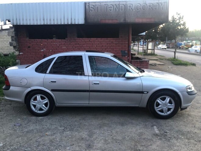 Opel Vectra 1997, 156,000 km - 2.0 l - Masallı