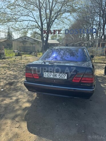 Mercedes E 240 2000, 450,000 km - 2.4 l - Bakı