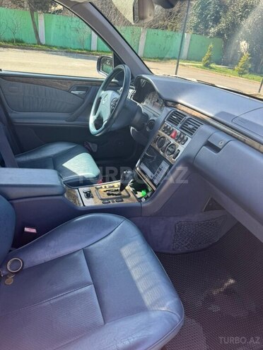 Mercedes E 240 2000, 450,000 km - 2.4 l - Bakı