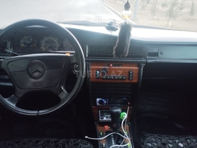 Mercedes 190 1992, 385,700 km - 2.3 л - Bakı