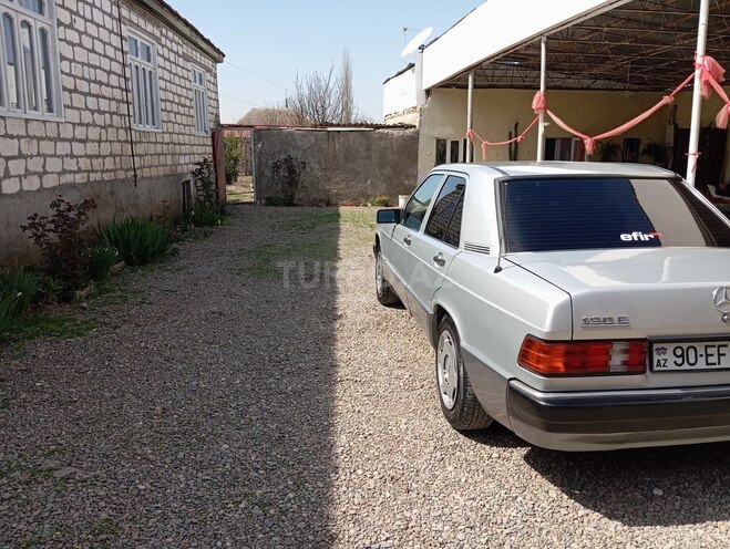 Mercedes 190 1990, 350,000 km - 2.0 л - Tovuz