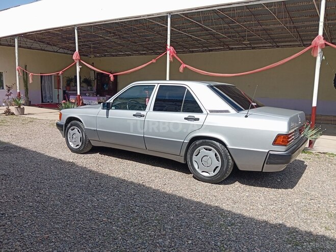 Mercedes 190 1990, 350,000 km - 2.0 л - Tovuz