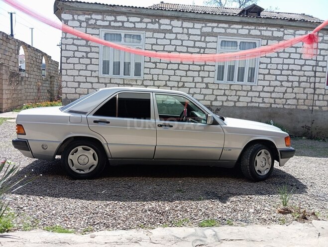Mercedes 190 1990, 350,000 km - 2.0 л - Tovuz
