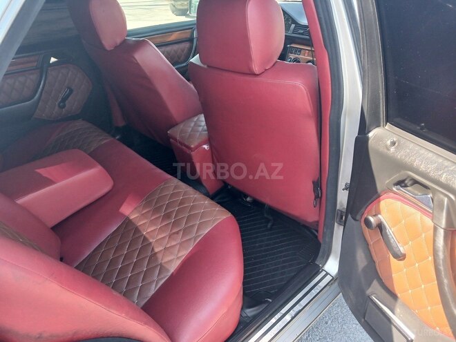 Mercedes E 200 1993, 460,650 km - 2.0 л - Qəbələ