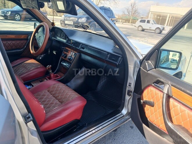 Mercedes E 200 1993, 460,650 km - 2.0 л - Qəbələ