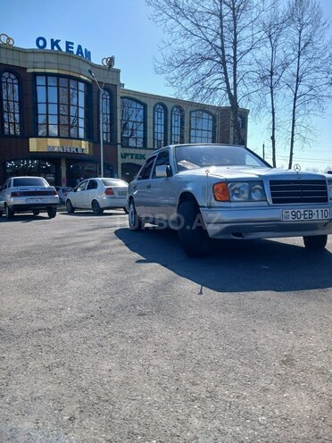 Mercedes E 200 1993, 460,650 km - 2.0 л - Qəbələ