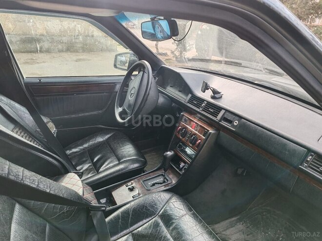 Mercedes E 300 1993, 300,000 km - 3.0 л - Bakı