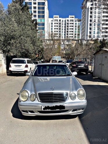 Mercedes E 270 2001, 310,000 km - 2.7 l - Bakı