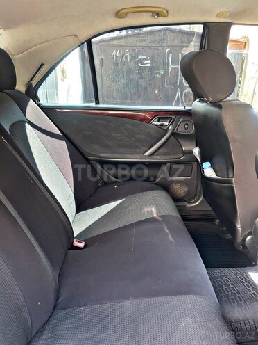 Mercedes E 270 2001, 310,000 km - 2.7 l - Bakı