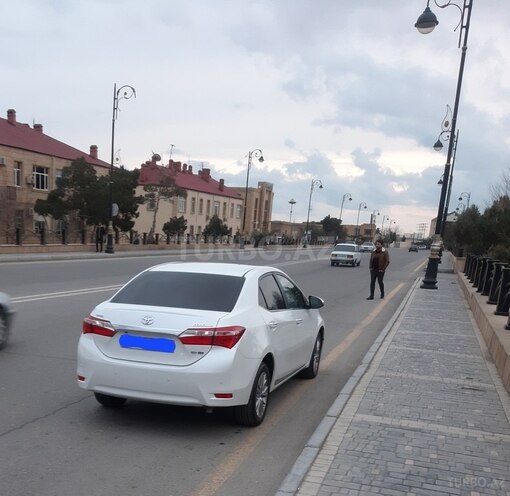 Toyota Corolla 2014, 195,000 km - 1.8 l - Bakı