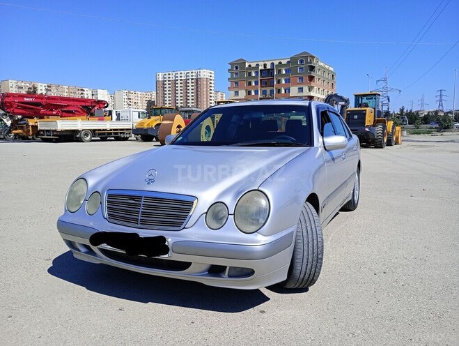 Mercedes E 220 2000, 426,000 km - 2.2 l - Bakı