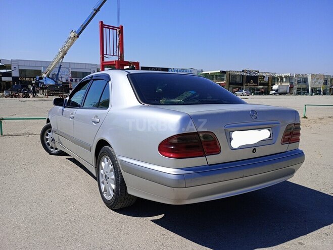 Mercedes E 220 2000, 426,000 km - 2.2 l - Bakı