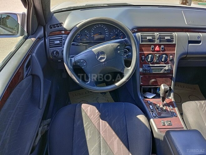 Mercedes E 220 2000, 426,000 km - 2.2 l - Bakı