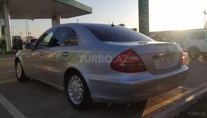 Mercedes E 260 2003, 245,000 km - 2.6 l - Salyan