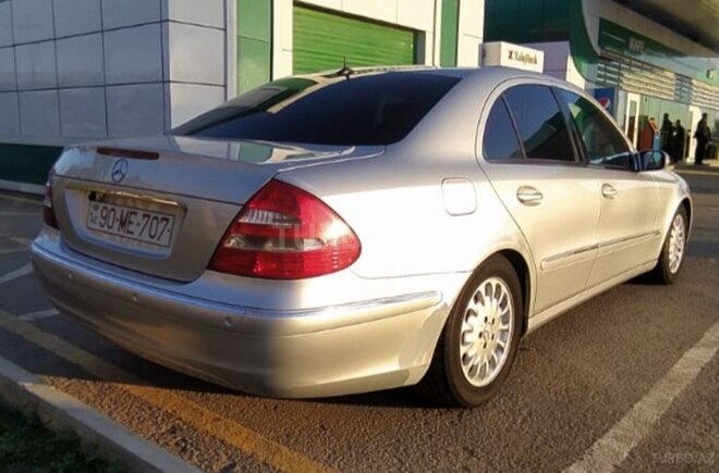 Mercedes E 260 2003, 245,000 km - 2.6 l - Salyan