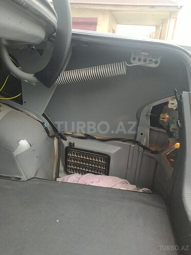 Mercedes E 240 2000, 204,680 km - 2.4 l - Tovuz