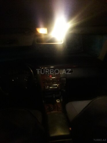 Mercedes E 240 2000, 204,680 km - 2.4 l - Tovuz